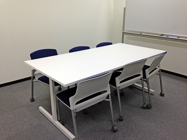 Krzesła pracownicze do biura – fotele pracownicze dla firmy